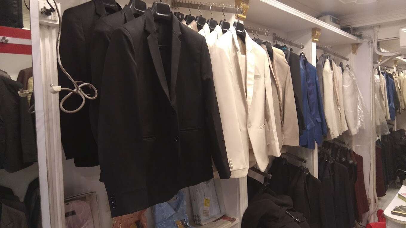 Rich 'N' Royal Suits